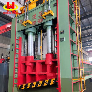 Keskmise suurusega vanametalli h&uuml;drauliline p&uuml;gamismasin